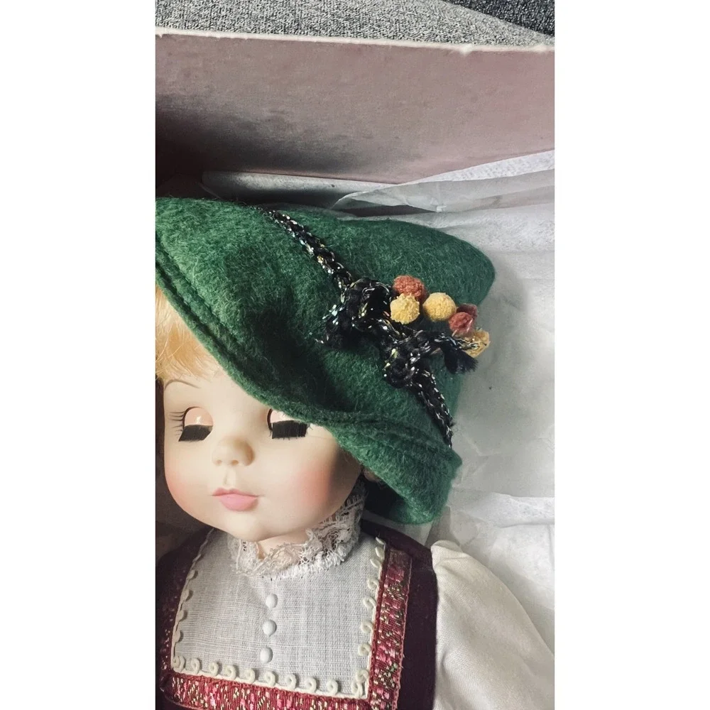 Madame Alexander Heidi Doll Girls 8 Inch Green Red Swiss Dirndl Outfit 1580‎